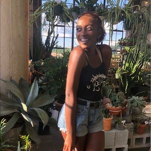 Meet your Posher, Akili